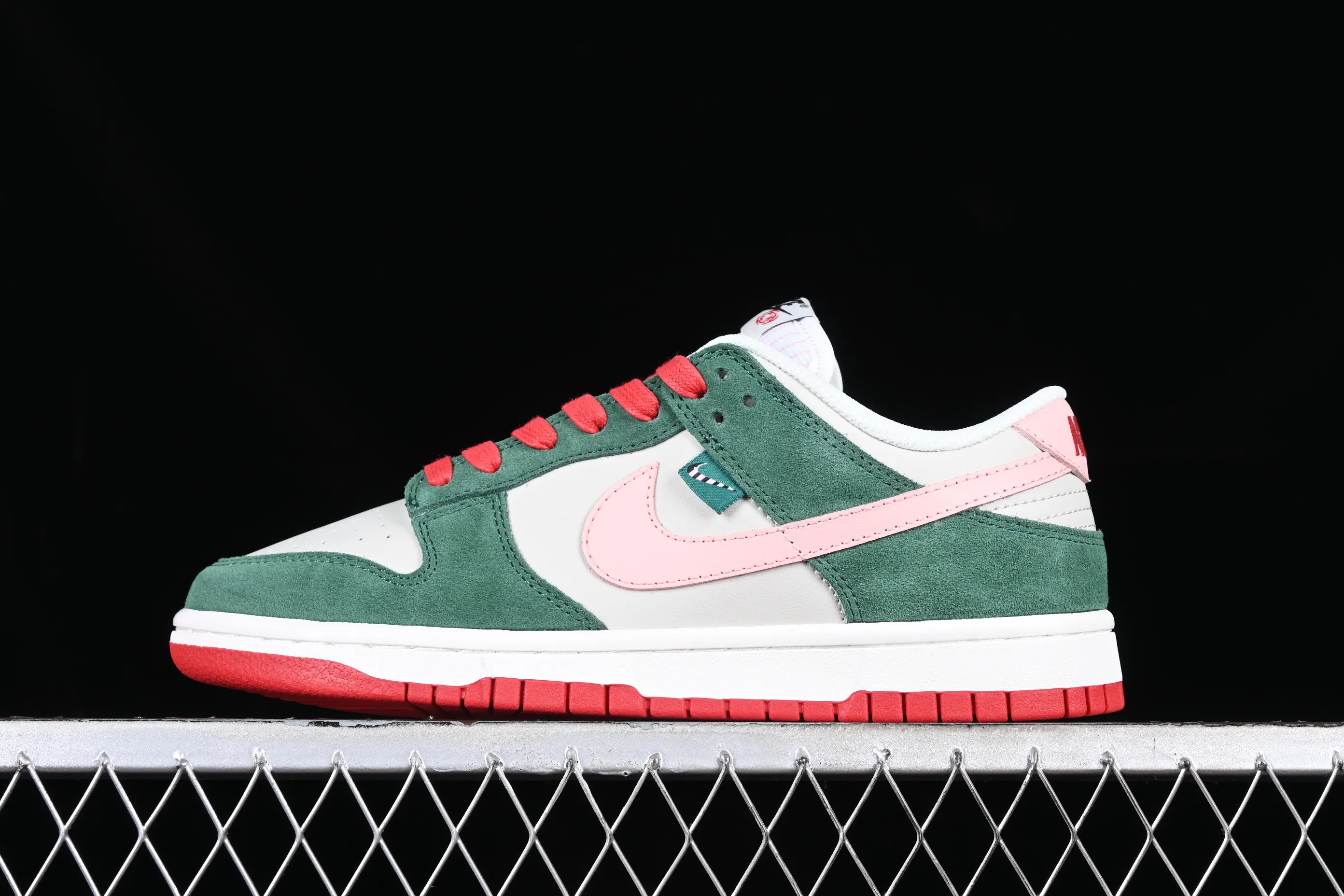 All categories Nk SB Dunk series Nk SB Dunk Low low-top sneakers F version Nk Dunk Low "All Petals United" Sonorous Rose SB low-top casual sneakers FN8923-061